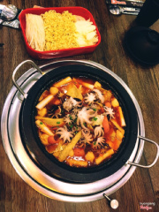 Lẩu bạch tuộc tokbokki 199k