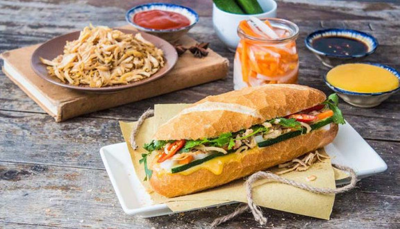 Bánh Mì Chả Hạnh Béo