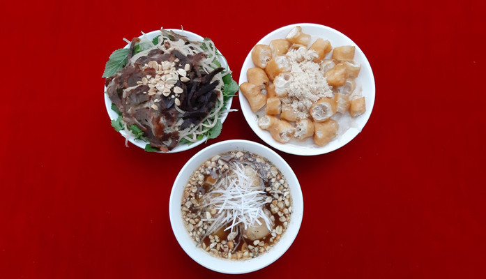 Quán Cô Hòa - Cháo Sườn & Bánh Trôi Tàu