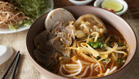 Bún Bò Giò Chả - 58 Nguyễn Huệ