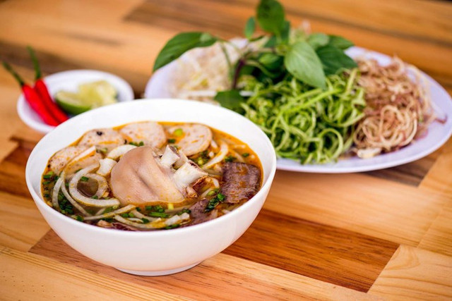 Bánh Canh Cô 6 - Bánh Canh - 53 Lê Trọng Tấn