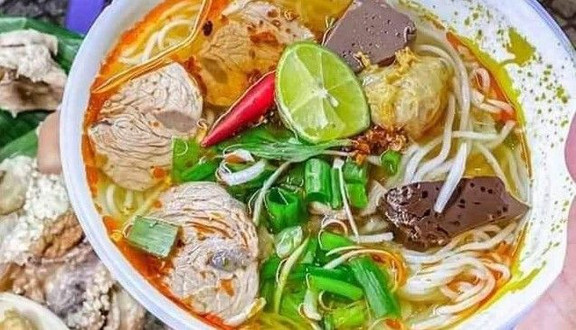 Bún Bò Mỳ Quảng Bà Lữ - 76 Nguyễn Văn Linh