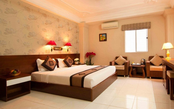 Tường Vy Hotel - Trần Hưng Đạo