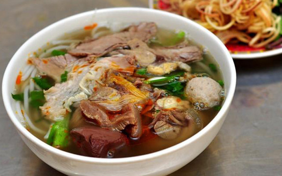 Bún Bò Giò Chả Cua