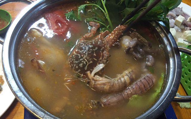 Long Biên Hội Quán - Lẩu & Nướng Đủ Món