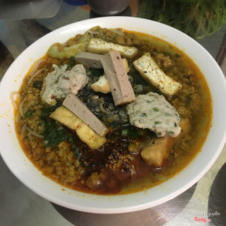 Các món ăn ngon trên đường Đặng Tất