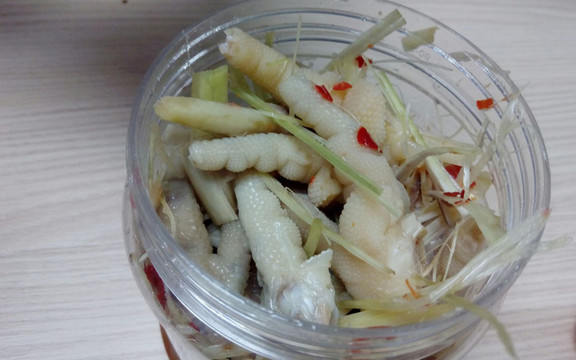 Chân Gà Chua Cay Ngọc's My
