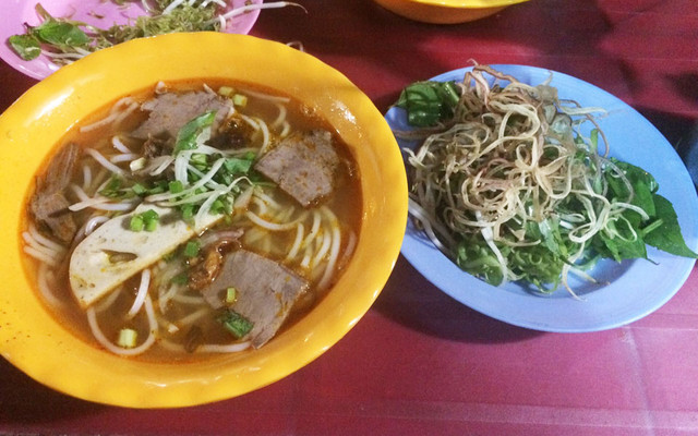 Bún Bò Huế & Cháo Lòng