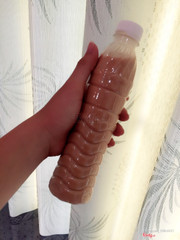 Trà Sữa Truyền Thống . Được pha chế với công thức riêng với hương vị hoàn toàn khác . Chỉ 17k thôi đã có 1 chai trà sữa đầy ấp thế này rồi