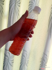 Trà Chanh giải khát cho buổi trưa nắng nóng . Hương vị không quá ngọt uống rất vừa miệng nhưng chỉ 15k các bạn có thể có được 1 chai như thế này rồi