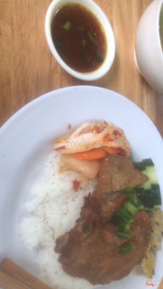 cơm ngon, sườn và chả trứng đều 💯💯 hơi ít cơm một chút 