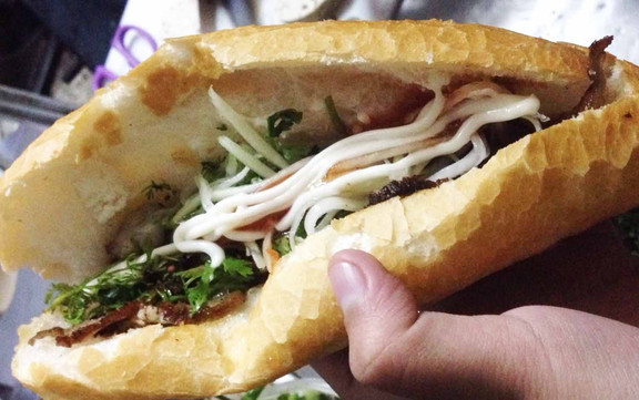 Bánh Mì Cô Lan - Đại Học Văn Hóa