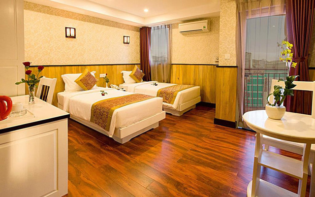 Golden Rain 2 Hotel