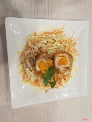 salad tôm trứng muối vs rau trộn