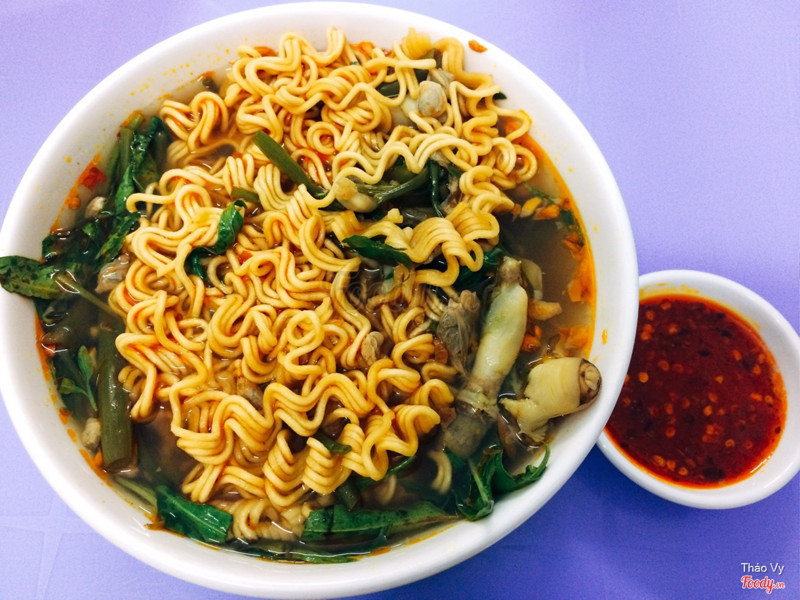 Mì ốc hến thập cẩm 