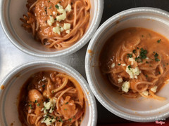 Mỳ bò bằm và mỳ hải sản