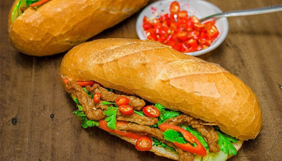 Cô 5 Bóng - Bánh Mì Chả Cá - 120 Lương Thế Vinh