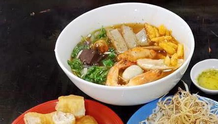 Cô Út - Bánh Canh Cua