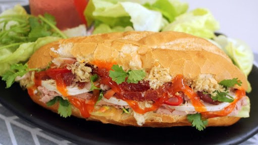 Bà Thuận - Bánh Mì Truyền Thống