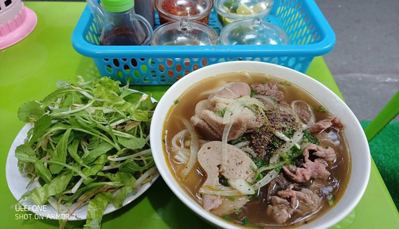 Quán Quỳnh - Hủ Tiếu, Bún Bò & Cơm Gà