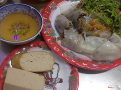 Bánh cuốn tôm thịt chả