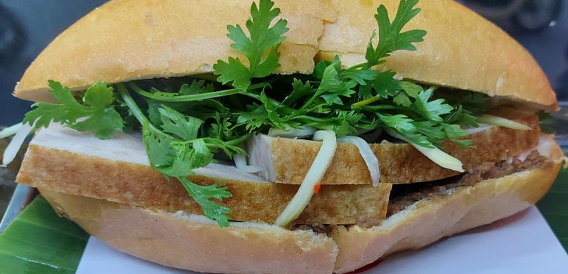 Bánh Mỳ Chả Nóng Như Nguyễn - Hà Trung