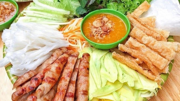 Wonderful - Chân Gà Sốt Thái & Bò Nướng Tảng - Nguyễn Bình