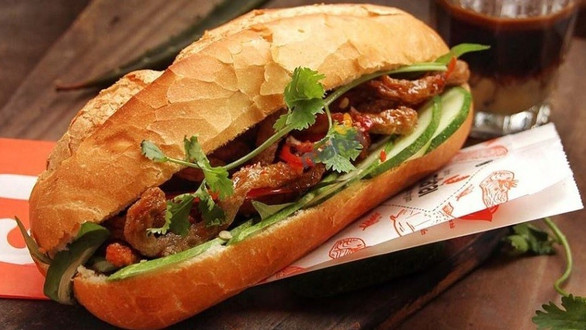 Bánh Mì Cô Giàu - Bánh Mì Chả Cá Nha Trang - Nguyễn Văn Quá