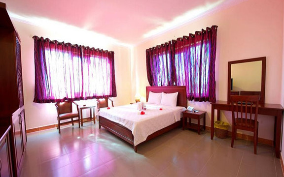 Quang Trúc Hotel - Trần Hưng Đạo