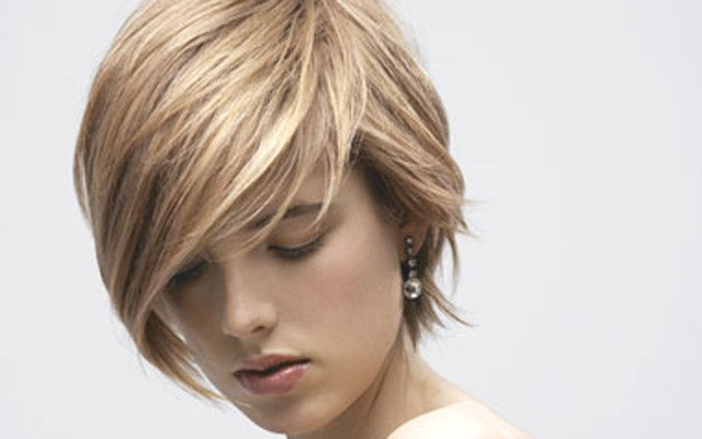 Cắt Tóc Hằng Uyên - Lê Văn Hiến