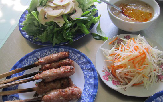 Bún Bò Huế - Nem Lụi Vân