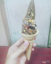 Chocolate Cream Cone - Kem ốc quế Sôcôla