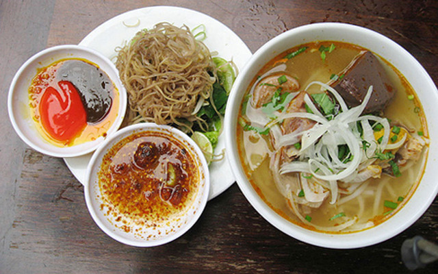 Quán Ý Nguyễn - Bún Bò Huế