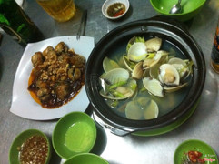 Nghêu hấp xả + sò huyết xào me
