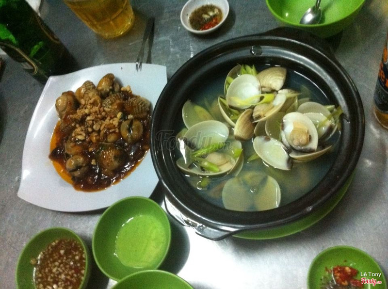Nghêu hấp xả + sò huyết xào me