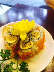 Món này k nhớ kox nhưng có cuộn phomai ý