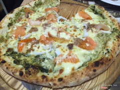 pizza mực cá ngừ cá hồi 