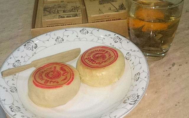 Tân Huê Viên - Bánh Pía & Lạp Xưởng - Ngô Gia Khảm
