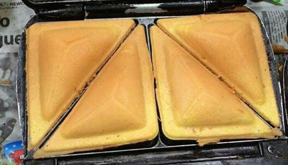 Bánh Hot Dog - Phạm Hùng