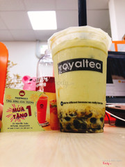 Gọi matcha uji trân châu đường đen. Trân châu cứng như đá. Được tặng thêm thẻ khuyến mại.