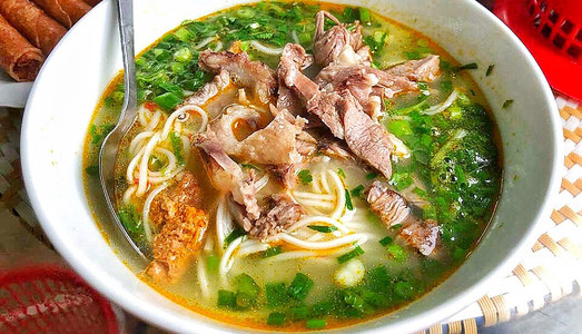 Bánh canh ăn sáng ngon ở Đồng Hới