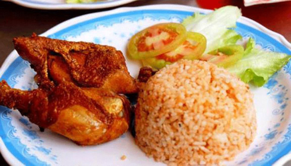 Quán Ăn Những Chàng Trai 20K - Cơm Gà Da Giòn