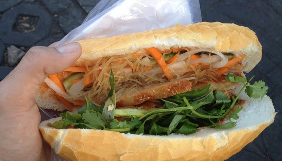 Bánh Mì Chay Bà Năm