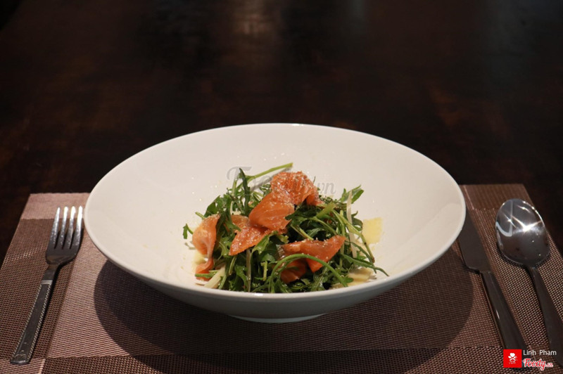 Salad c&#225; hồi