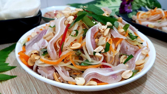 Quán Lẩu Nướng Sân Banh - Phạm Văn Khoai