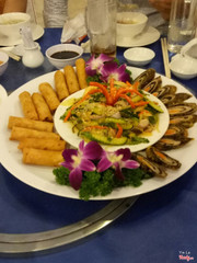 Chả giò Emi-Gỏi mực Thái - Rong biển bách hoa