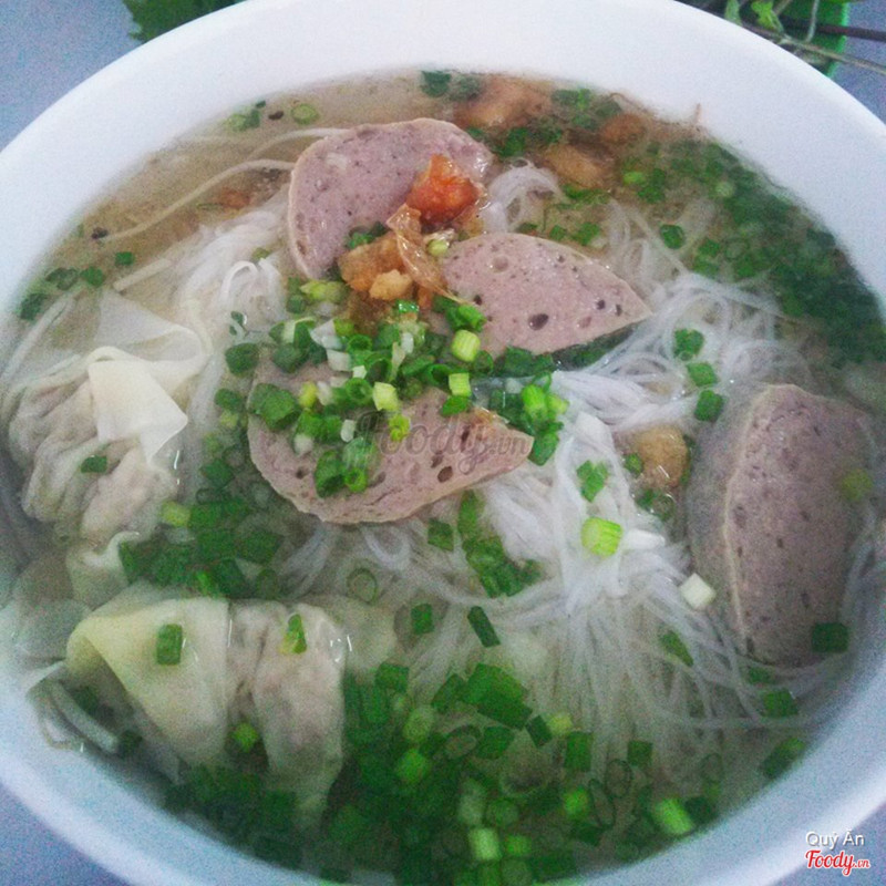 phở(hủ tiếu) hoành thánh vs bò viên