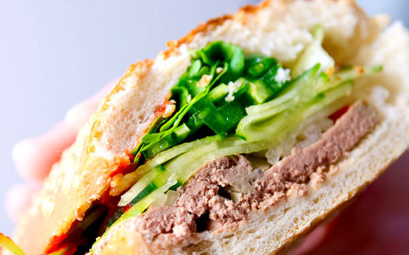 Bánh Mì Pate - Đình Đông