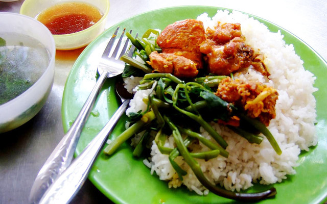 Cô Ba Hàng Xanh - Điểm Tâm & Cơm Trưa Bình Dân