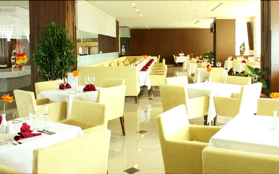 Grand Restaurant - Ẩm Thực Châu Âu